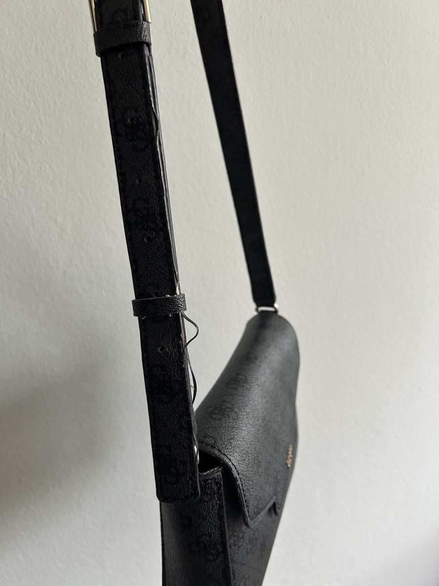 Guess Taschen für Damen: Umhängetasche Guess schwarz  – Gebraucht aus Uzwil von gab_2kx8 2