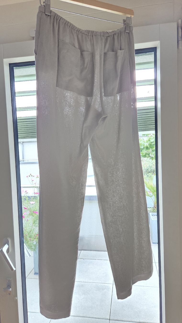 Pantalons: Hose mit leichtem Stoff - Grösse XS  – D'occasion à Wohlen AG par steffi_Bee 1