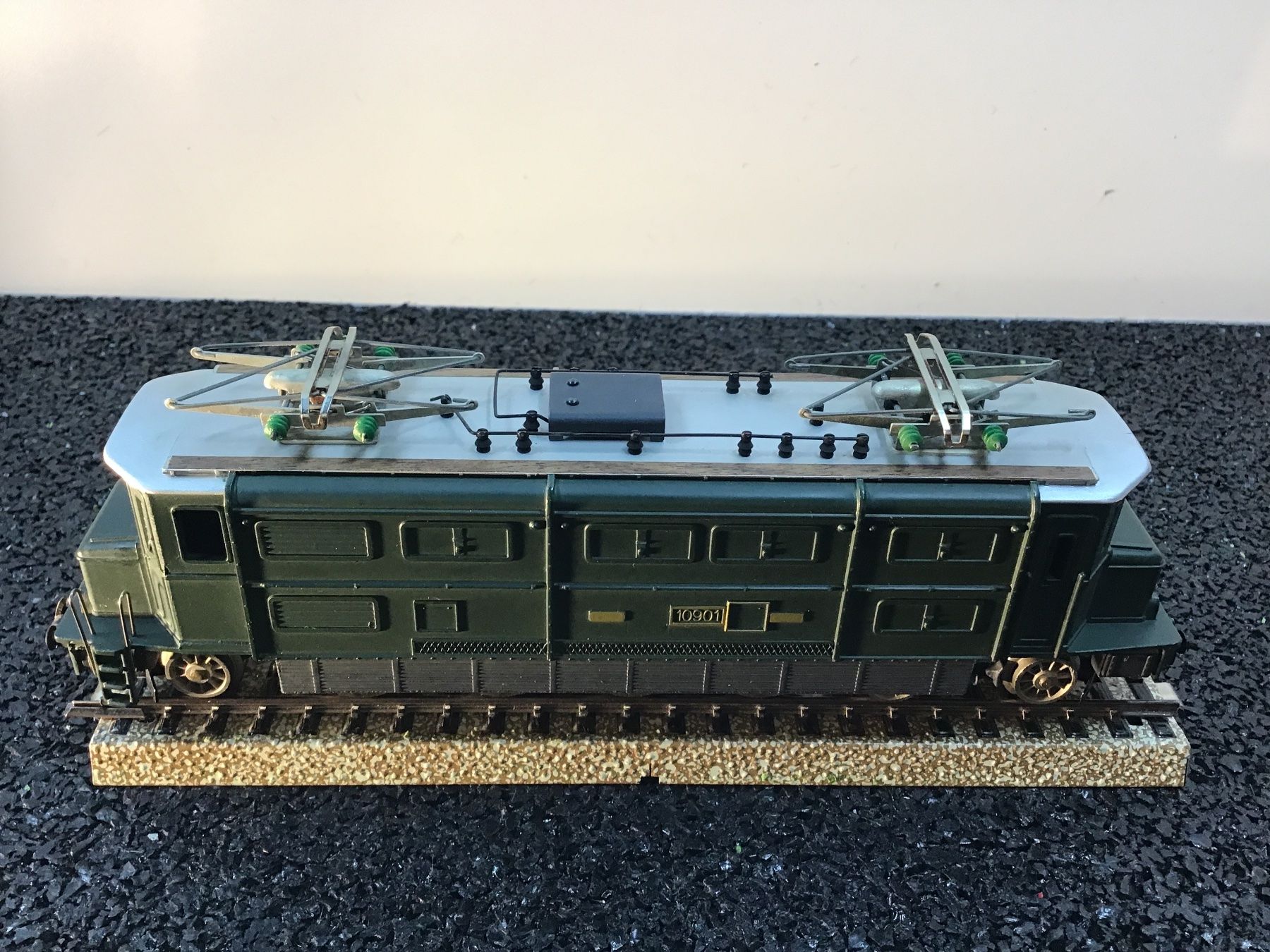 Hag Modellini di ferrovie: MODELL HAG AE 4/7 SBB NR.140 WECHSELSTROM-3 LEITER – Usato da Männedorf venduto da Modelle-aller-Art 3