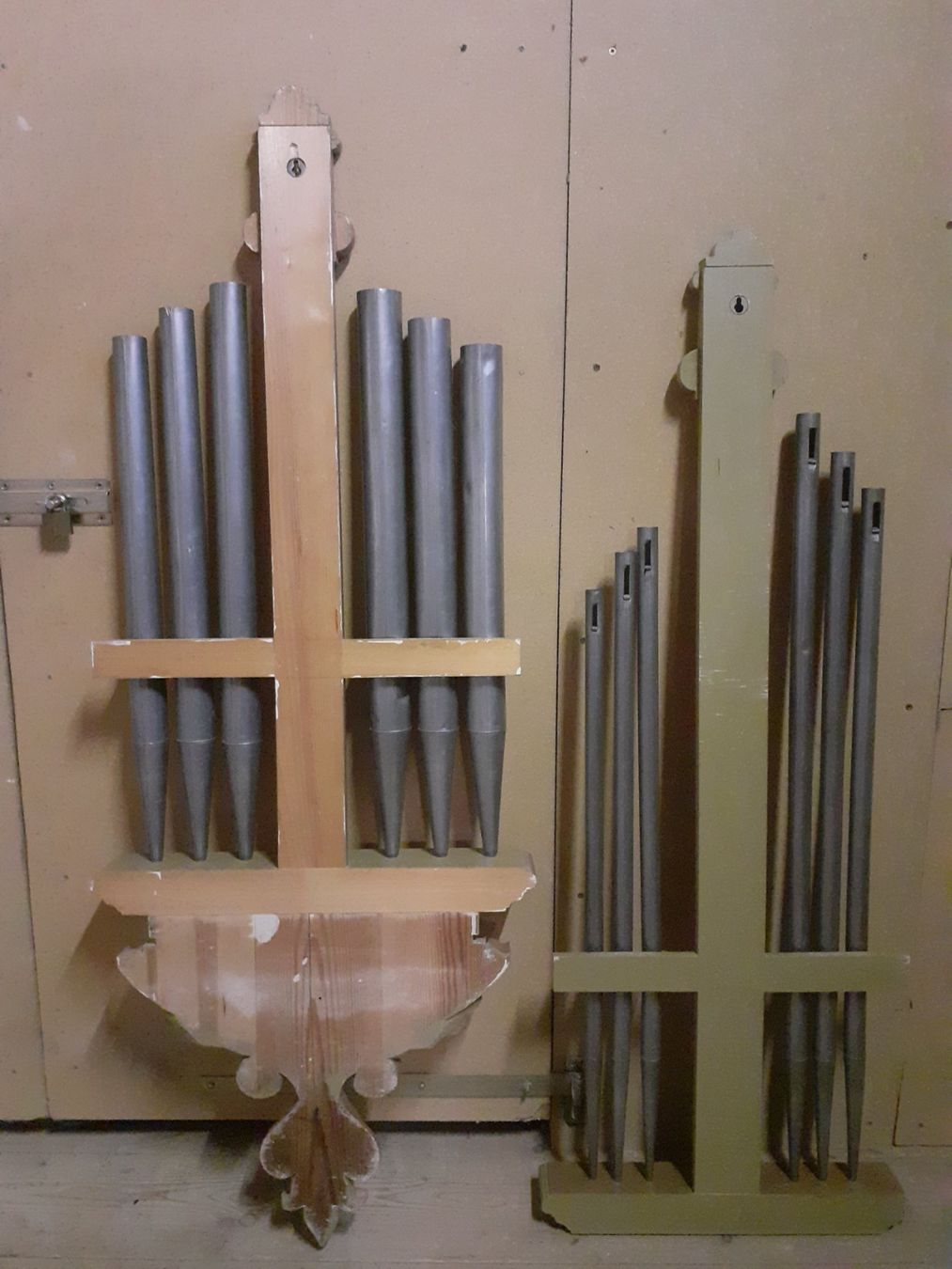 Wurlitzer Musikinstrumente: ❤ 2 Barock Halterungen oder Gestelle mit Orgelpfeifen..👀 – Gebraucht aus Wetzikon ZH von Patina-Art 9