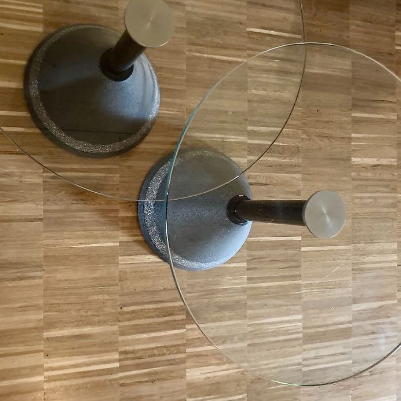 Set di tavolo e panche: Minimalistisches Design Glass Tische 2x – Usato da Zürich venduto da VZN 1