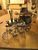 Deko-Lokomotive aus Metall - Weinhalter (D)