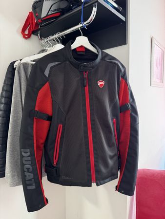 Ducati Motorradjacke schwarz rot Grösse XL guter Zustand