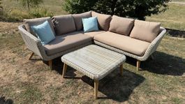 Hochwertige Ratanlounge in sehr gutem Zustand