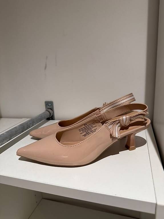Scarpe da donna: Beige Kittenheels von "A New Day" – Nuovo e nell'imballaggio originale da Zürich venduto da nic_c8k6
