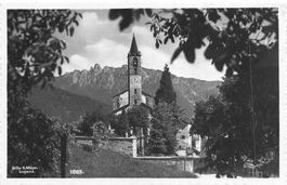 Tesserete (TI) Chiesa parrocchiale con panorama montano