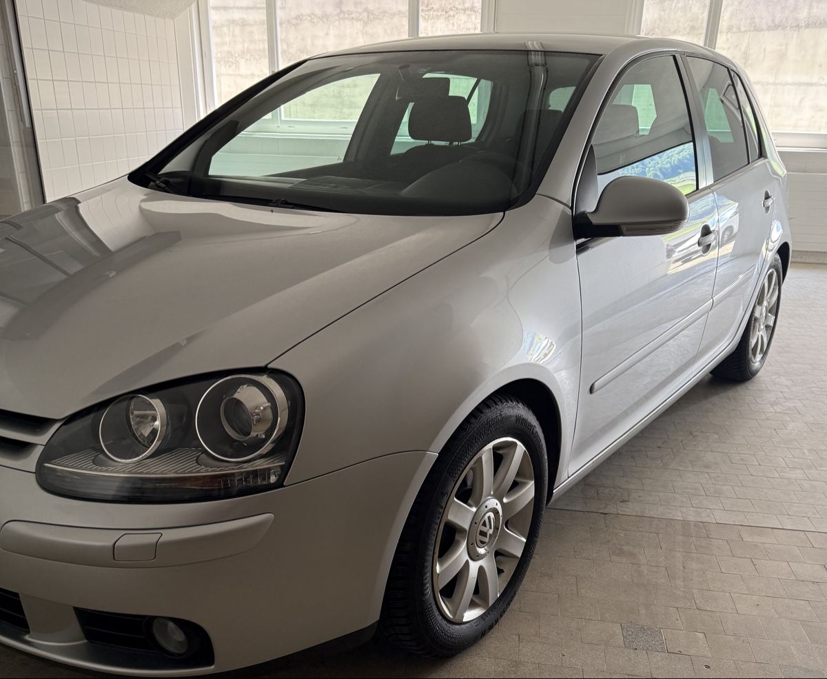 VW Automobili: VW GOLF TDI AUTOMAT – Usato da Giswil venduto da Adler2019