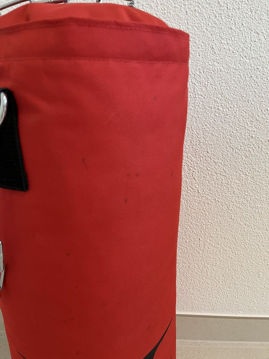 Sacs de frappe: Boxsack rot 12 kg 65cm Hoch – D'occasion à Olten par T.Frei 2