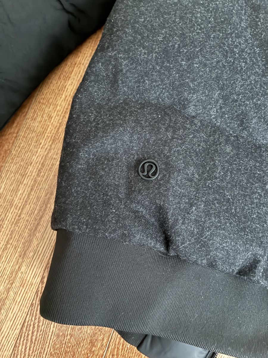 Lululemon Mäntel: Lululemon Roam Far Wool Down Bomber Jacket Coat Mantel – Gebraucht aus Münchenstein von B771 7