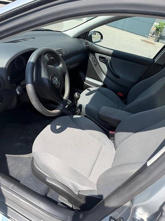 Automobili: Seat Leon 1.9TDI  Collaudata 2026 – Usato da Cadenazzo venduto da LuismacchineSagl 4
