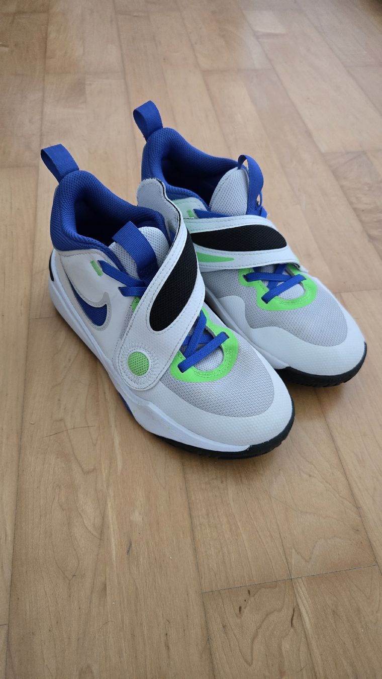 Nike Scarpe da uomo: Nike Kids Schuh Gr.37.5 – Usato da Schötz venduto da Nico040