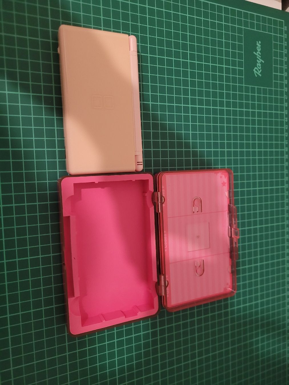 Nintendo Console: Nintendo DS Lite Pink Bundle with Games and Case! – Usato da Meyrin venduto da Retro-GZ 4