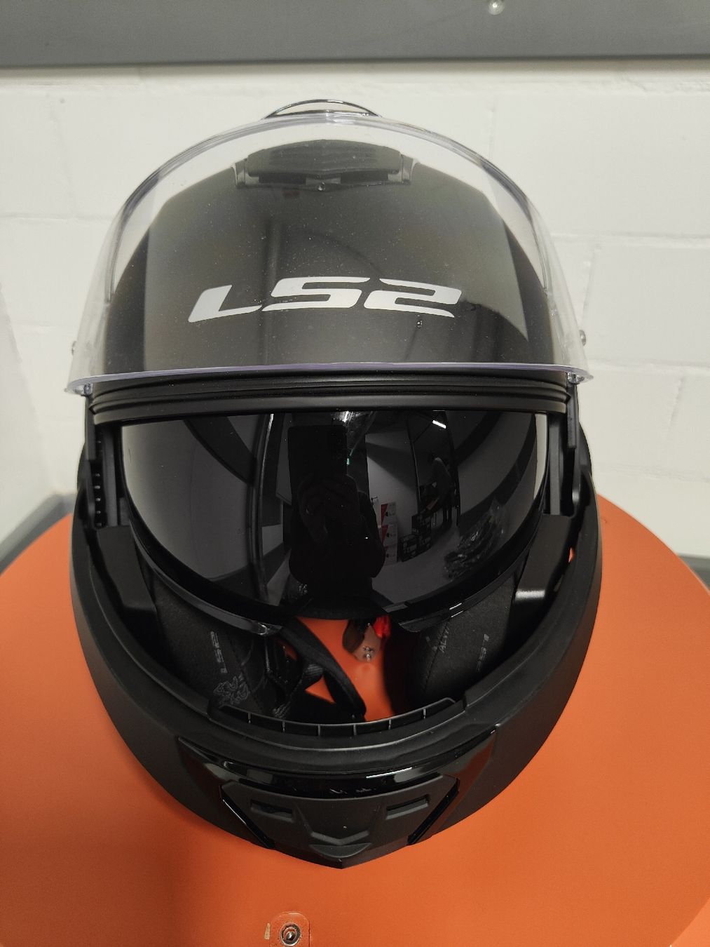 Lotti di vestiti: Motorrad Hose und Helm – Nuovo e nell'imballaggio originale da Flims-Waldhaus venduto da NickY30 2