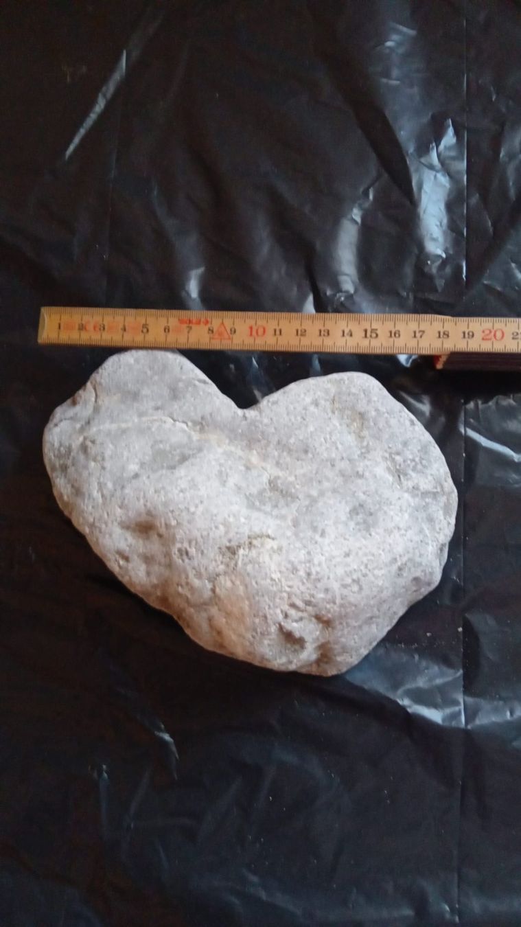 Pietre & tegole: Steinherz Höhe 13cm Breite 18cm – Usato da Hasle LU venduto da Flamme6 1