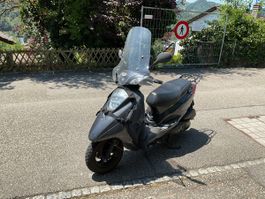 Roller Motorrad Yamaha Vity XC 125