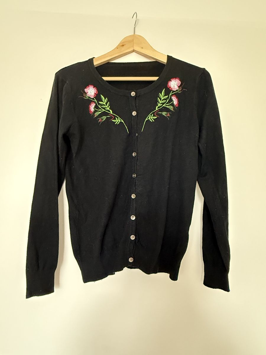 Maglioni & Felpe: bestickte cardigan  gr M – Usato da Belp venduto da Lu96