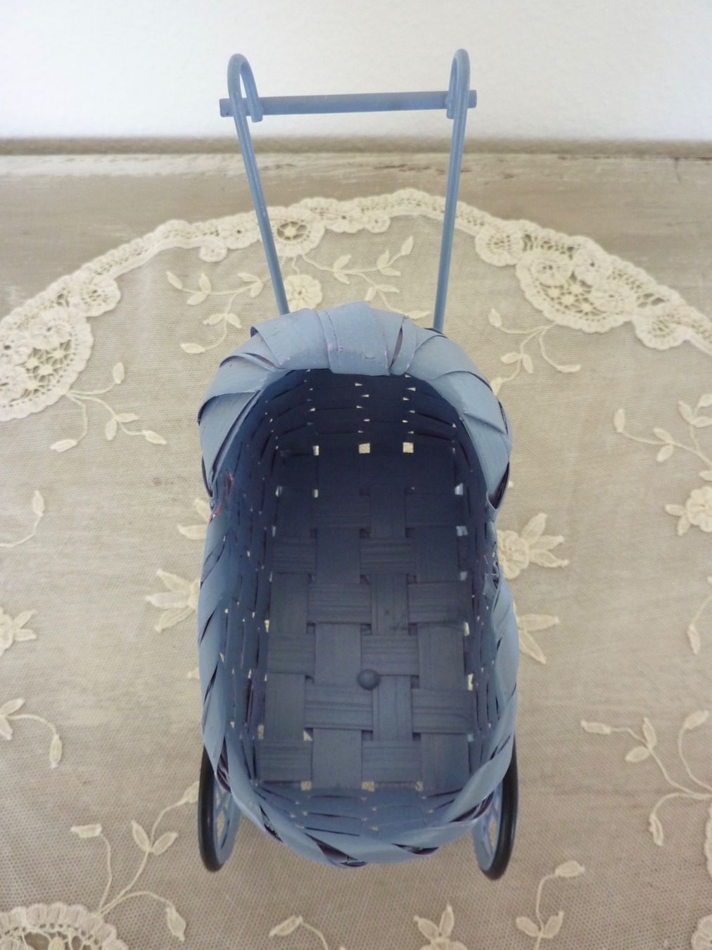 Carrozzine per bambole: Miniatur Puppenwagen – Usato da Allschwil venduto da millefiori3 3