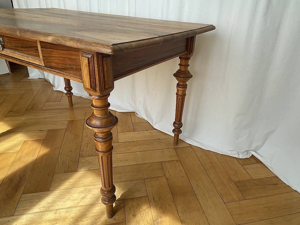 Scrivanie: Schreibtisch Nussbaum Antik mit Schublade – Usato da Bern venduto da si.less 2