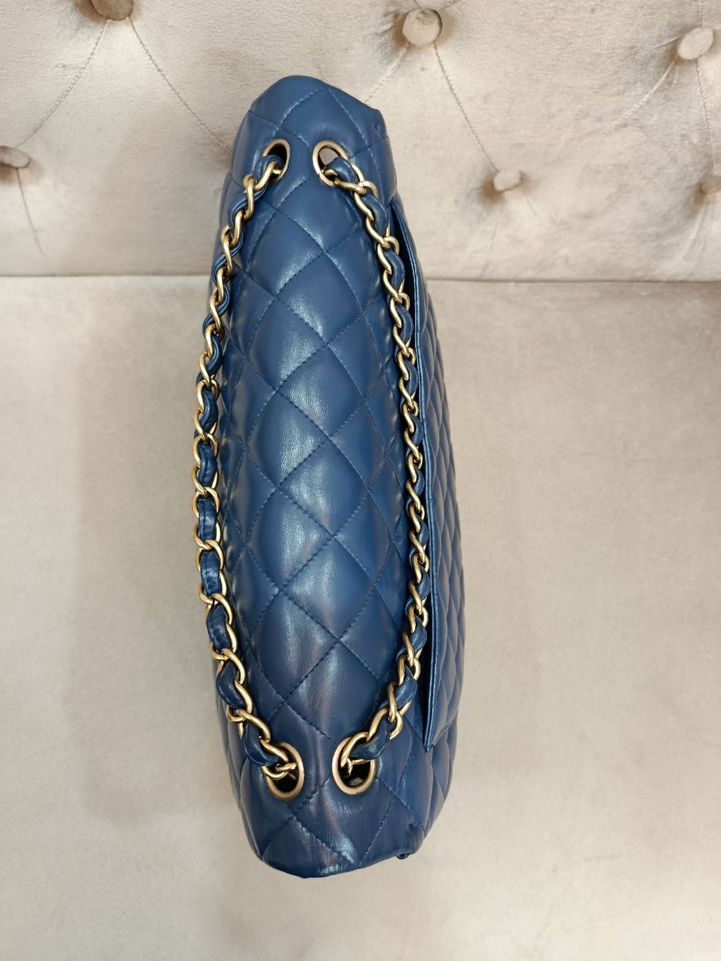 Chanel Borse da donna: Chanel Maxi Blue Navy Lamb Ghw 13  – Usato da Zürich venduto da RoastedCocoNut 9