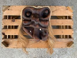 wunderschöne alte Walliser Maske