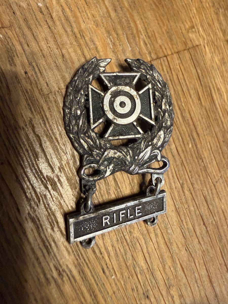 Medaglie: Alte Armeplakette / Abzeichen "RIFLE" – Usato da Goldach venduto da Messerguru