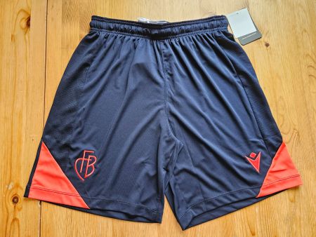 FC Basel Hosen Shorts NEU Macron Grösse M FCB