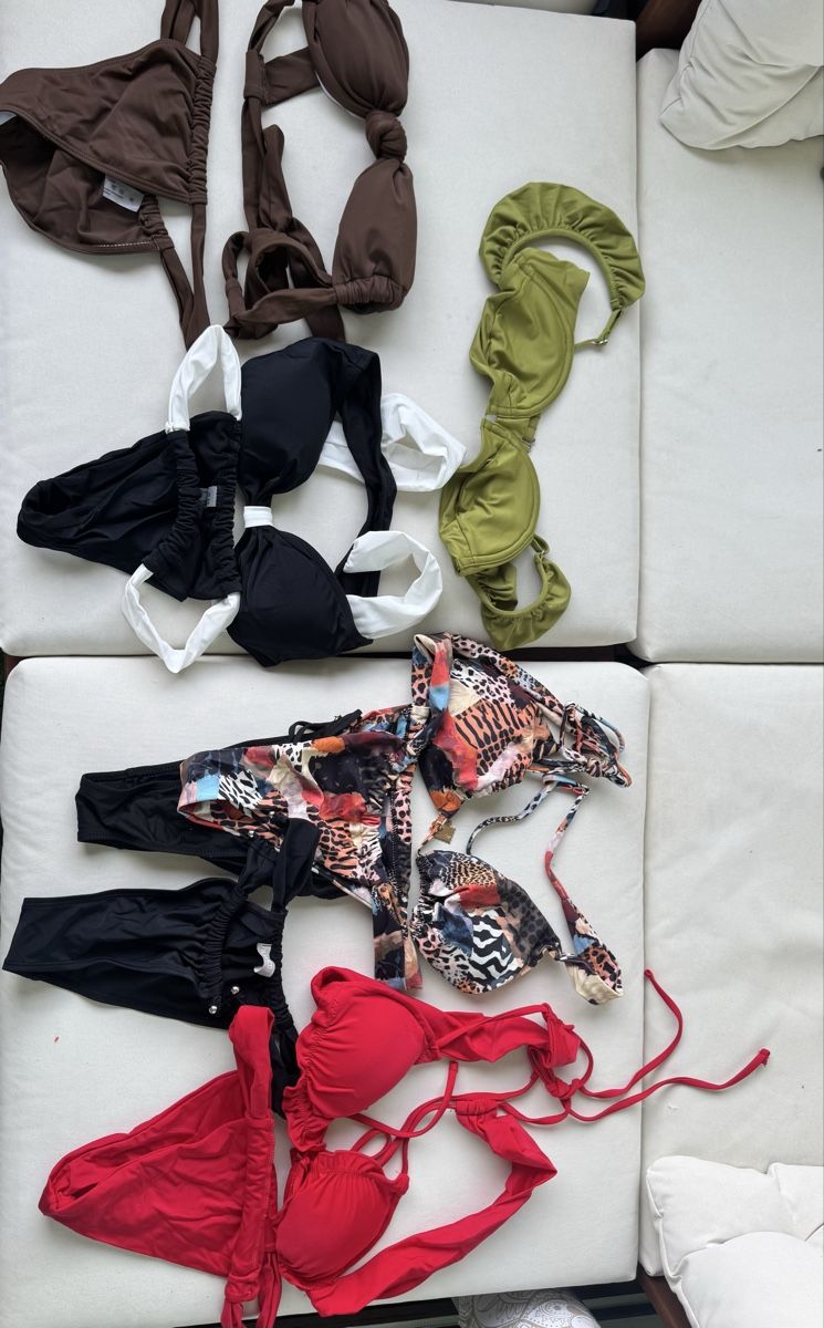 Zara Lotti di vestiti: Summer Clothes  – Nuovo (secondo la descrizione) da Basel venduto da arr_j96w