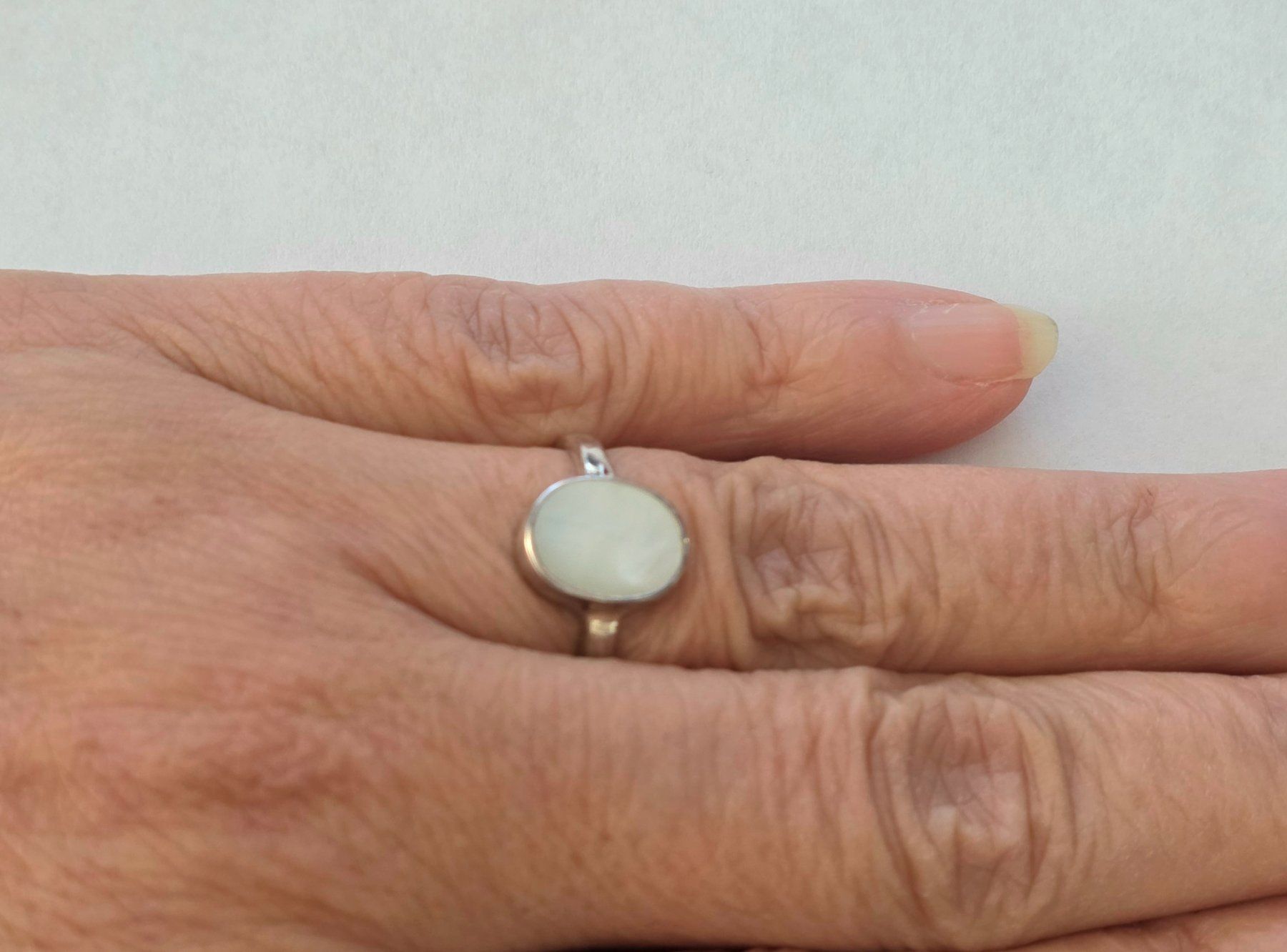 Anelli: Oval Mutterperle Silberring 925 - A&C Oslo - Neu – Nuovo e nell'imballaggio originale da Uetikon am See venduto da Coralreef 7