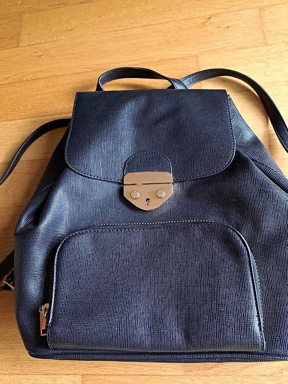 Zaini: Rucksack Mango schwarz mit goldiger Schnalle – Usato da Winterthur venduto da ste_jhr6 1