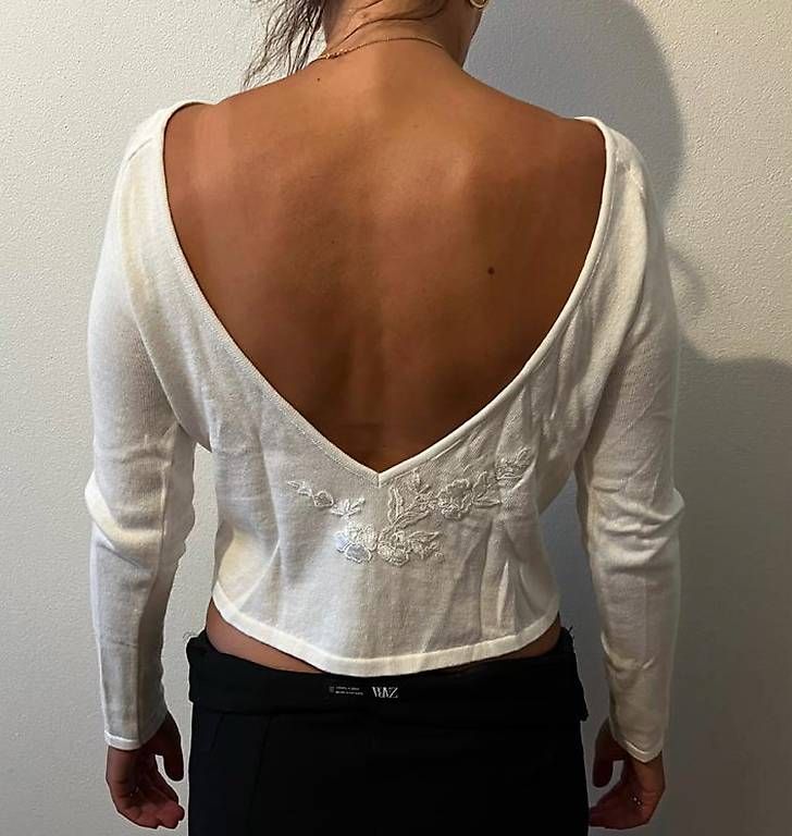 Maglioni & Felpe: Weisser Pullover mit Rückenausschnitt Gr. S – Nuovo (secondo la descrizione) da Chur venduto da Mity88 1