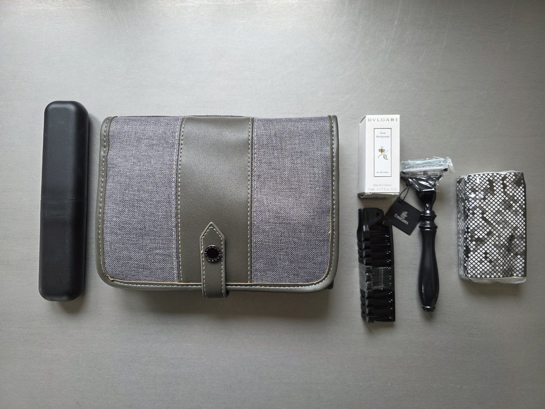 Custodie per cosmetici: Emirates Business Class Amenity Kit – Nuovo (secondo la descrizione) da Möriken AG venduto da Flamingo73 2