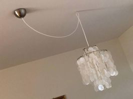 Joli lampadaire en disques de coquillage (nacre) et chrome