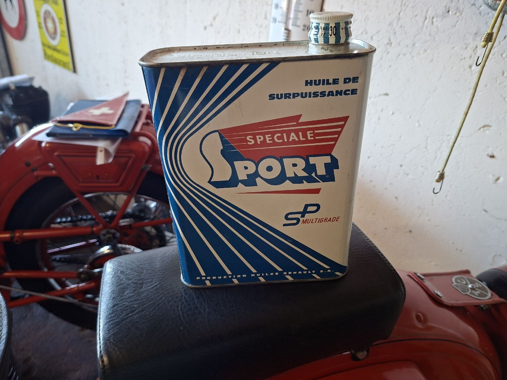 Autres accessoires p. véhicule: bidon collector oldtimer Renault Alpine rare shell esso BP  – D'occasion à lausanne par Nicolier0 1