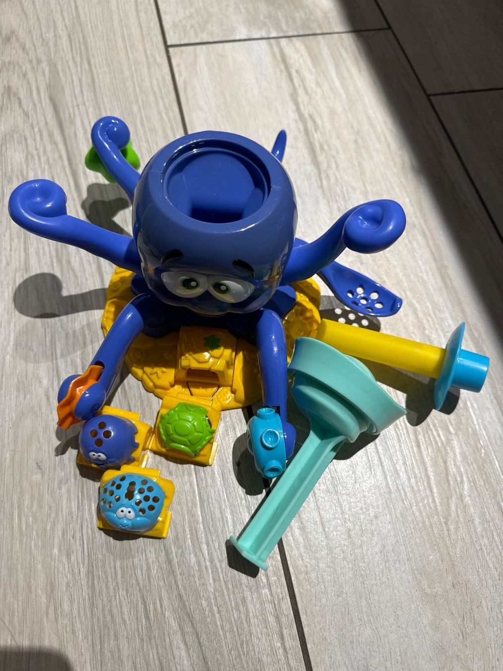 Play-Doh Giocattoli: Riesiges Play doh set einiges praktisch neu – Nuovo (secondo la descrizione) da Dittingen venduto da Estrella46 5