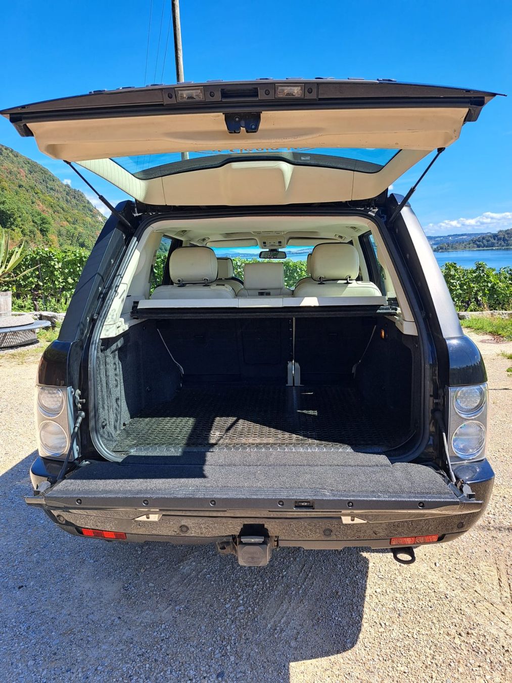 Land Rover Automobili: Geländewagen Range Rover schwarz – Usato da Lyss venduto da fludimus 4