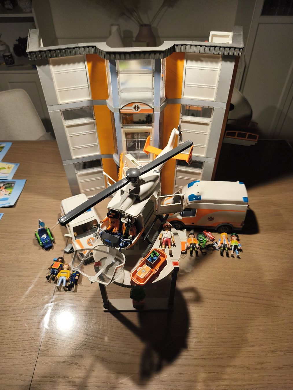 Playmobil Jouets: Playmobile 70190 Grosses Krankenhsus – D'occasion à Kernenried par moguai82