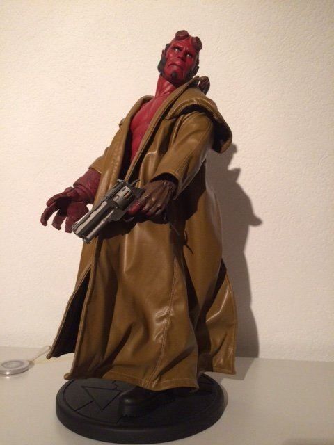 Figurines: HELLBOY PREMIUM FORMAT Sideshow (2004/sehr selten!) – D'occasion à Benken SG par Moviestars