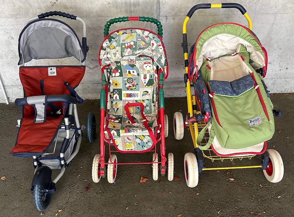Carrozzine per bambole: Drei Puppen-Kinderwagen – Usato da Affoltern am Albis venduto da MASVA 2