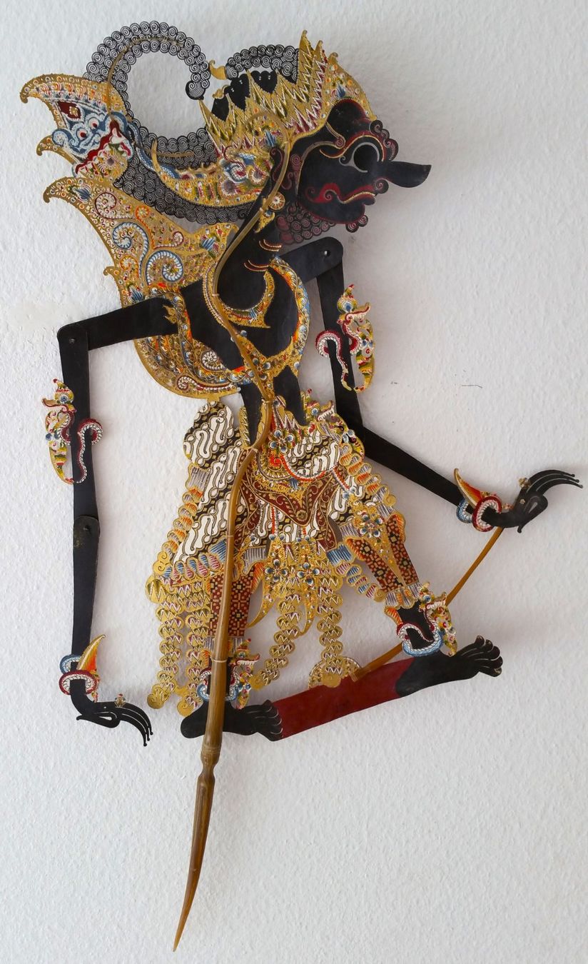 Statuette: Wayang Kulit Schattenspielfigur, Java / Indonesien 1950-80 – Usato da Oberriet SG venduto da ganesh435 1