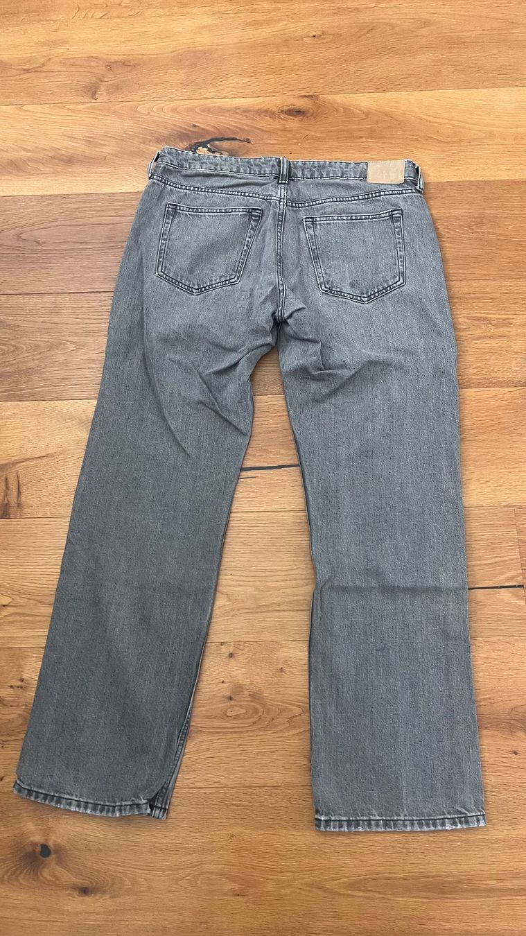 Jeans: Weekday Arrow Jeans 30/32 grau – Gebraucht aus Geroldswil von neva.yael 1