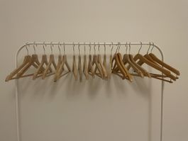 21x Kleiderbügel naturfarben Holz