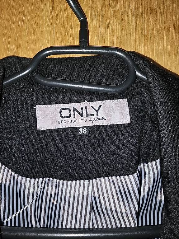 Giacche: schwarzer Blazer Gr 38 ONLY – Usato da Uzwil venduto da sousse73 1