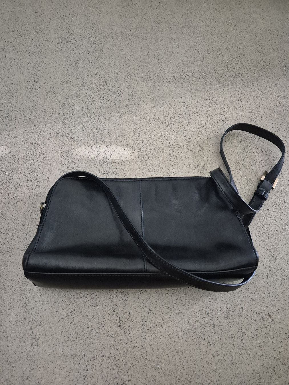 Sacs femmes: Schicke Ledertasche – D'occasion à Schlieren par nat_76vd 1