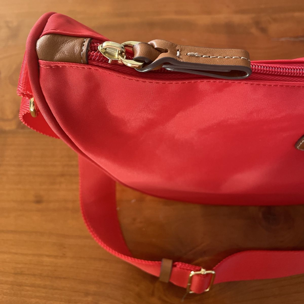 Taschen für Damen: Borsa Bricks rossa X-bag – Gebraucht aus Andermatt von DCC_70 5