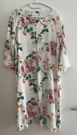 Sommerkleid, Leinen, weiss geblümt Gr. 44