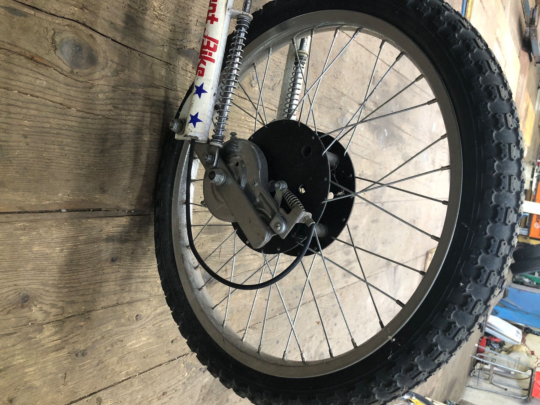 Veicoli per bambini: Trottinette Oldtimer Spring Resilient Bike – Usato da Chénens venduto da splitsuisse 2
