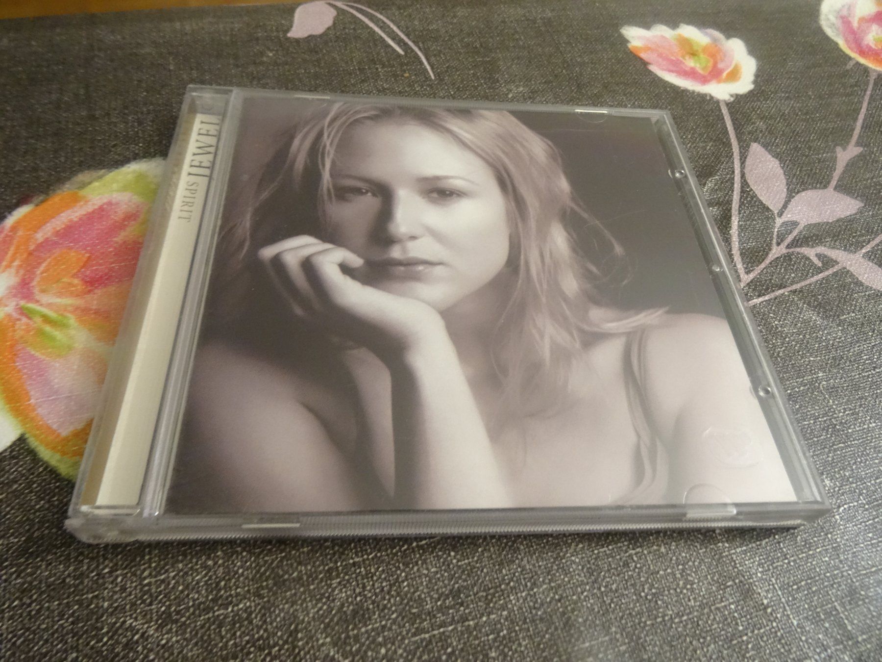 CDs: Jewel - Spirit CD – Gebraucht aus Olten von Disc-Ausverkauf