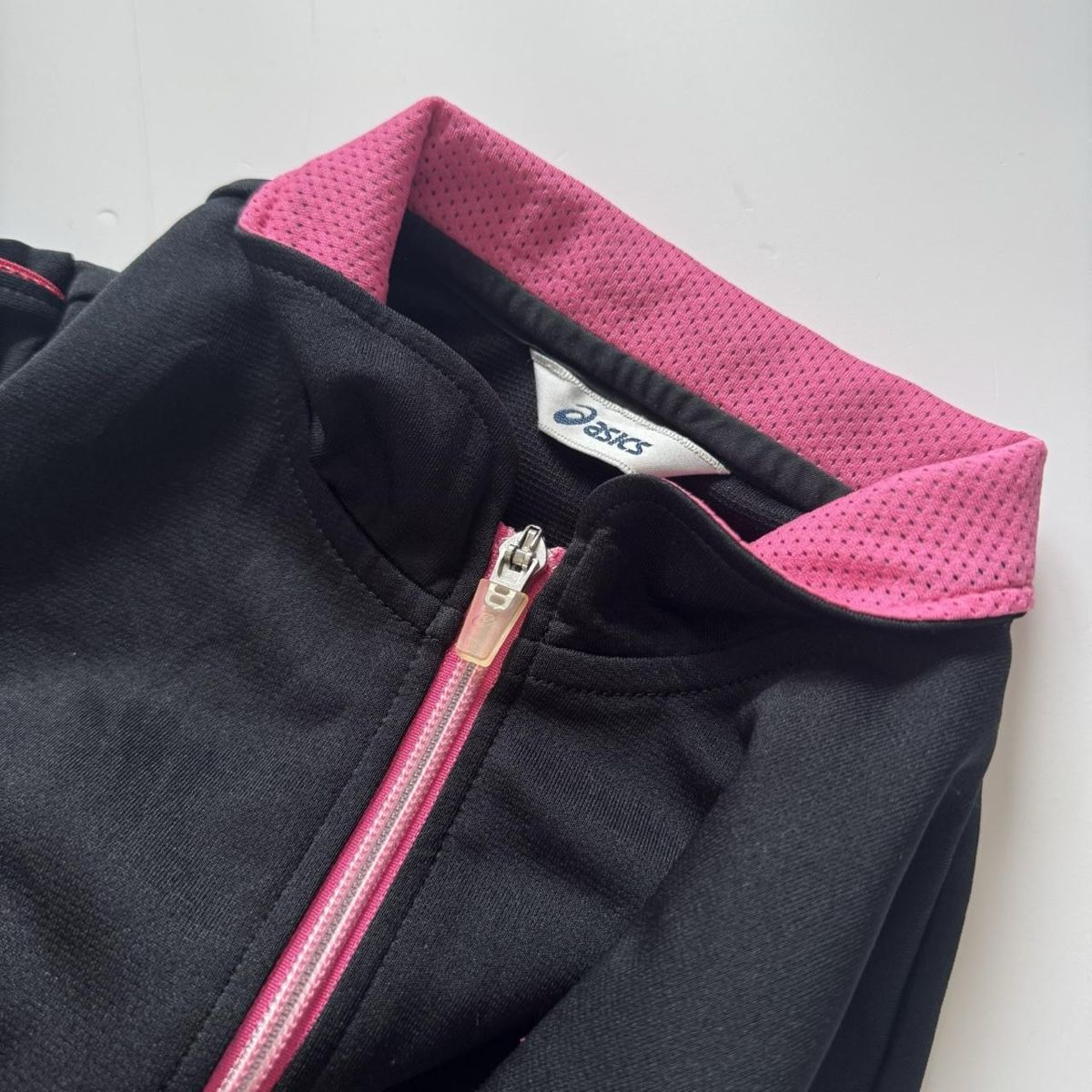 Asics Giacche: Schwarze Sportjacke Asics Gr.M – Usato da Oberwil BL venduto da olibbg 4