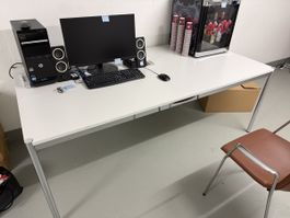 BÜROTISCH