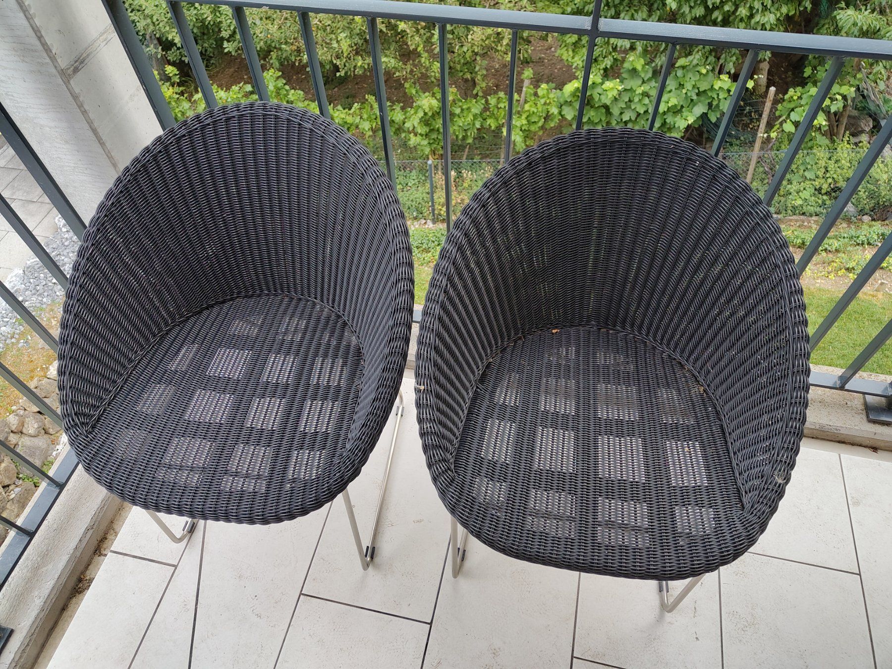 Set di tavolo e panche: Garten Tisch und 4 Stühle – Usato da Fläsch venduto da Nicjan